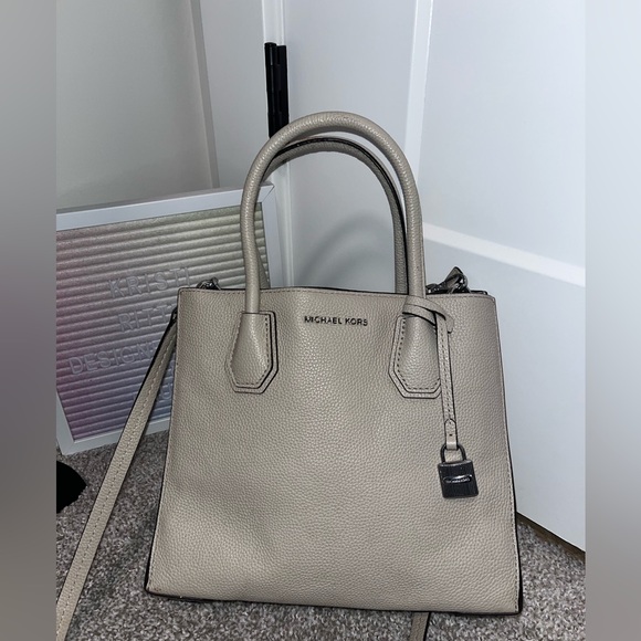 Michael Kors Handbags - Michael Kors Large Mercer Grey Pebbled Leather Satchel